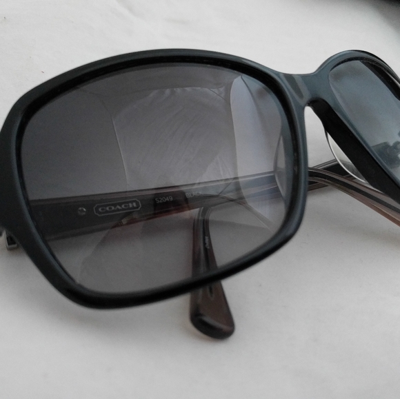 COACH sunglasses - Picture 9 of 9